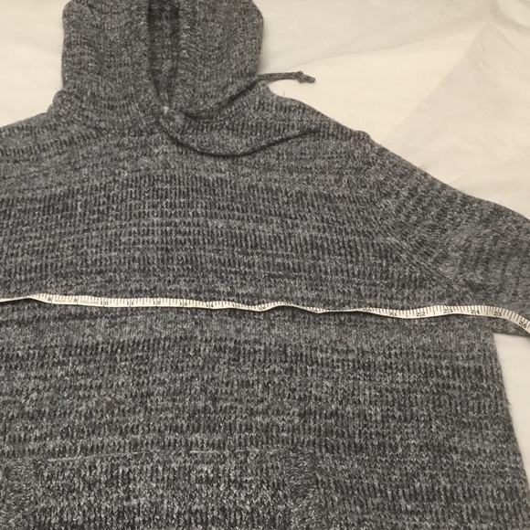 Old Navy extra large sweater with hoodie - Picture 12 of 13